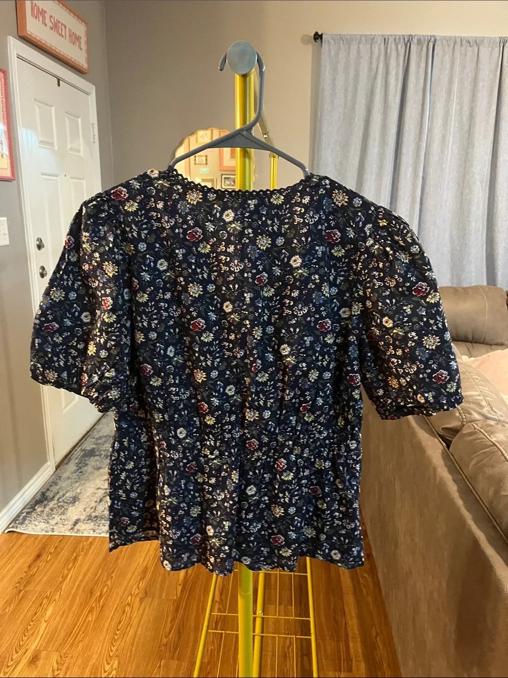 Abercrombie & Fitch Navy Floral V-Neck Puff Sleeve Blouse